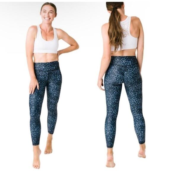 Zyia‎ Active Stone Leopard Printed Scrunchy Light & Luxe Activewear Leggings - 2 - Picture 2 of 10